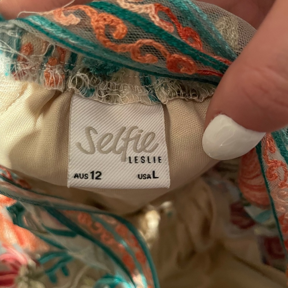 Selfie Leslie Cecelia Romper Size Large - Picture 8 of 10
